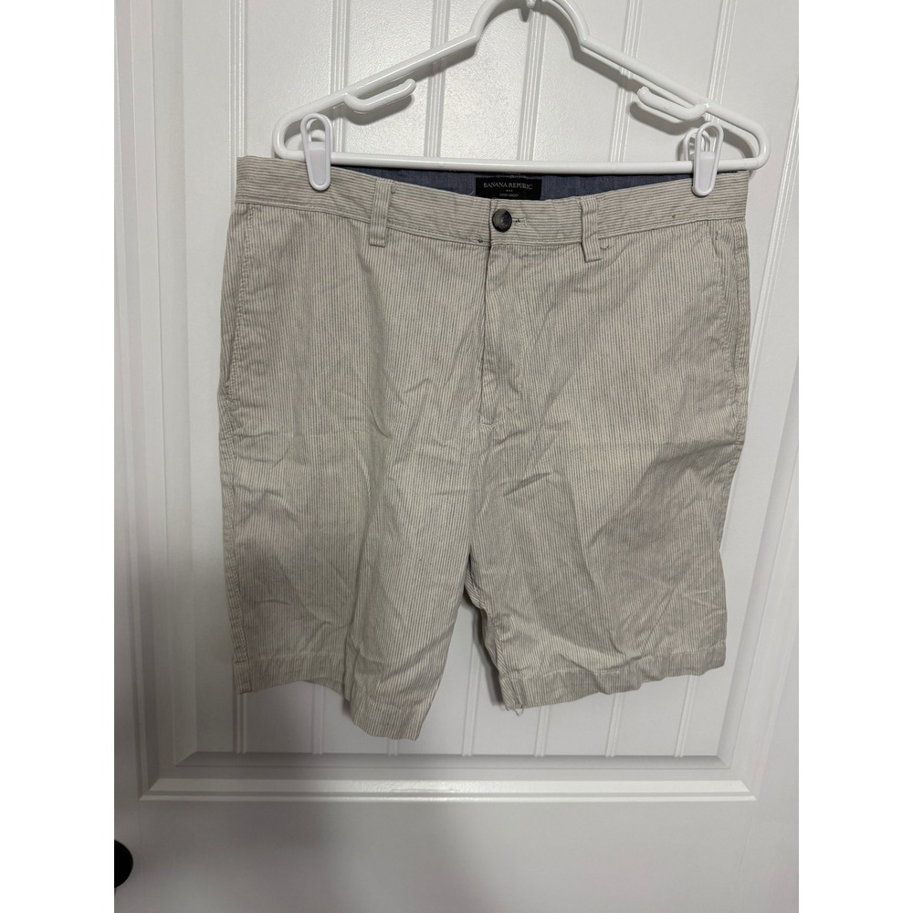 Banana Republic Shorts Mens 34 Aiden Short Striped Cotton Gray White EUC